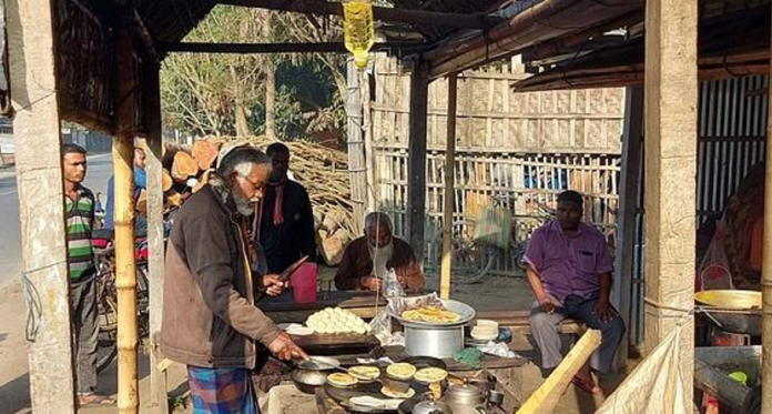 স্যালাইনের মতো ফোঁটায় ফোঁটায় ঝরছে তেল, ভাজা হচ্ছে পরোটা